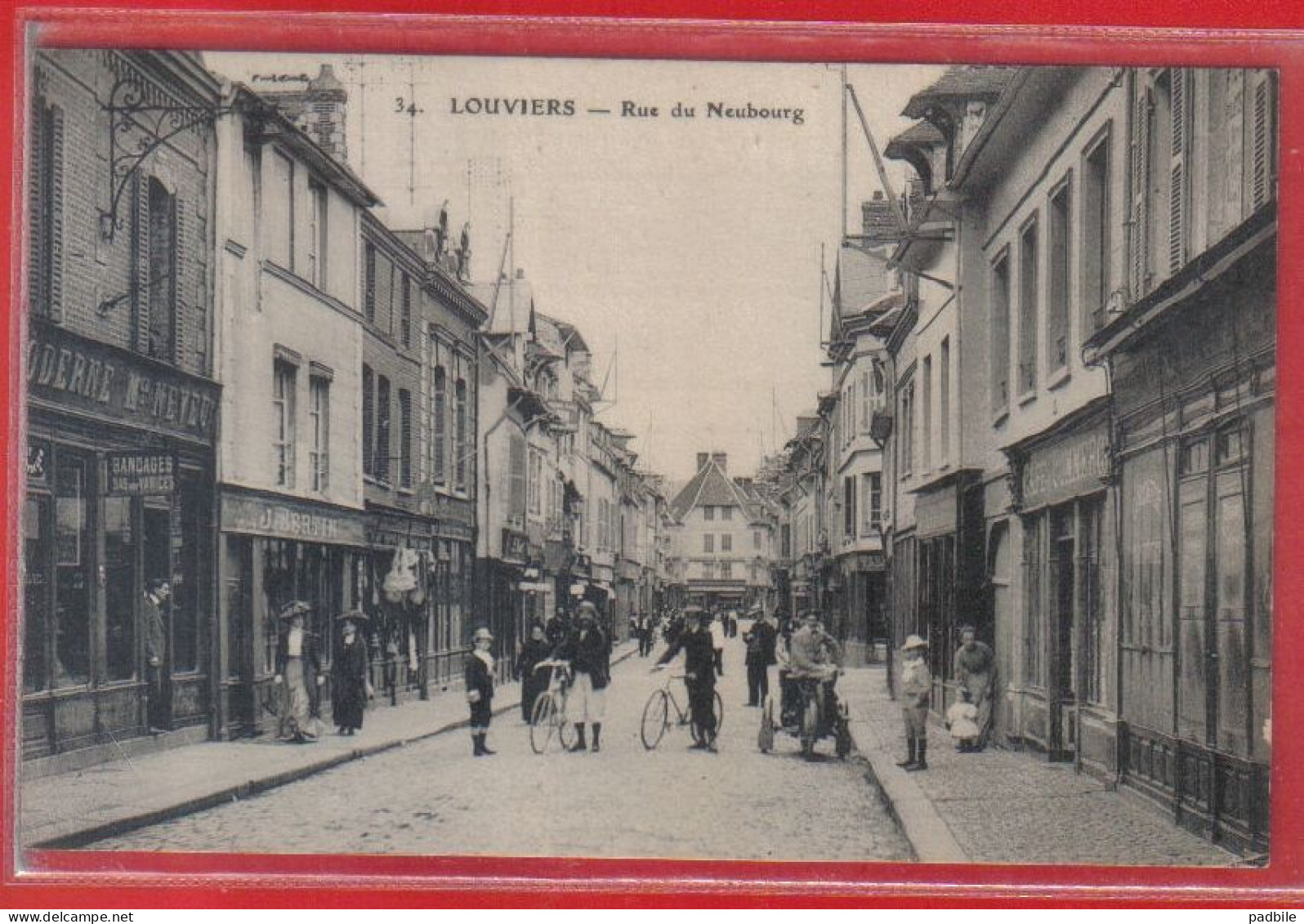 Carte Postale 27. Louviers Rue Du Neubourg  Très Beau Plan - Louviers