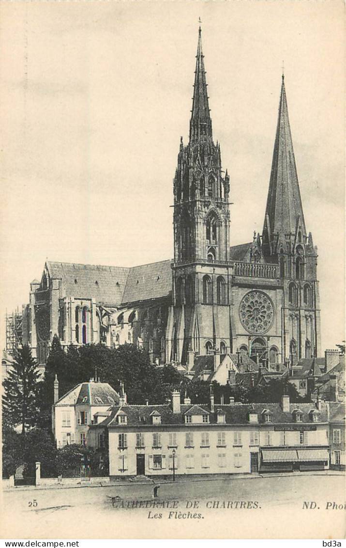 28 - CATHEDRALE DE CHARTRES LES FLECHES - Chartres