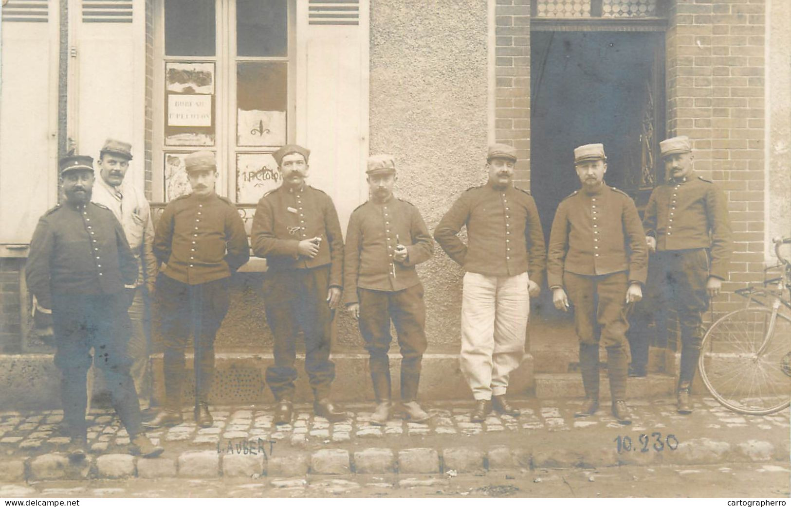 Carte Photo Guerre 1914/1918 France Soldats Bureau Peloton / Platoon Office Military Uniforms - Régiments