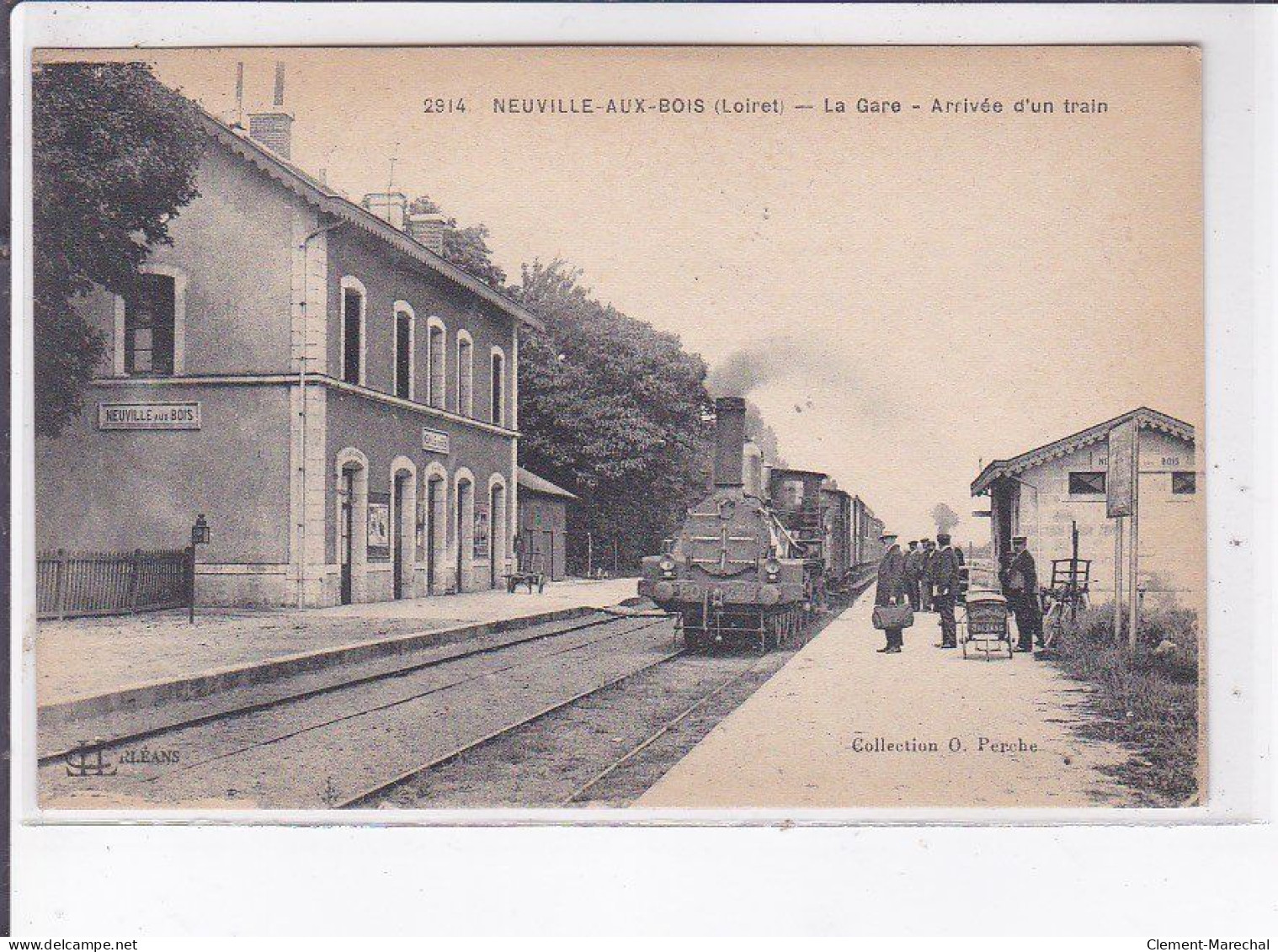 NEUVILLE-aux-BOIS: La Gare, Arrivée D'un Train - Très Bon état - Autres & Non Classés