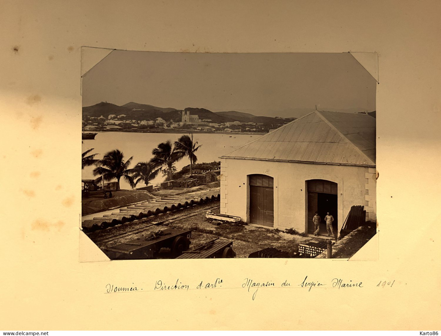 Nouvelle Calédonie * RARE Grande Photo 1901 * Nouméa , Direction Artillerie , Magasin Serpier Marine * 16.8x12cm - Nouvelle Calédonie