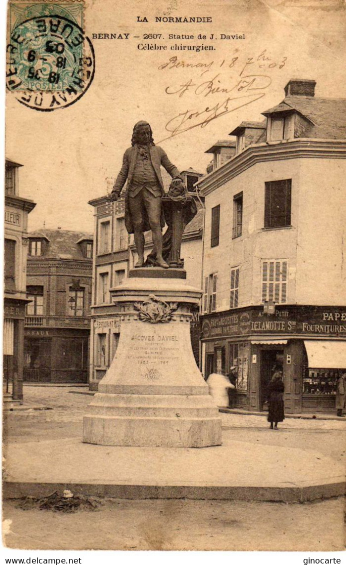 Bernay Statue De Daviel - Bernay