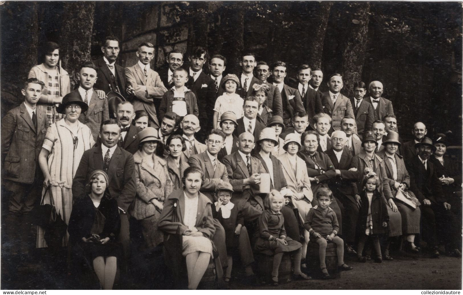 DEUTSCHLAND - GRUPPE VON MENSCHEN IN FOTOGRAFISCHER POSE - CARTOLINA FOTOGRAFICA FP NON UTILIZZATA - Fotografie