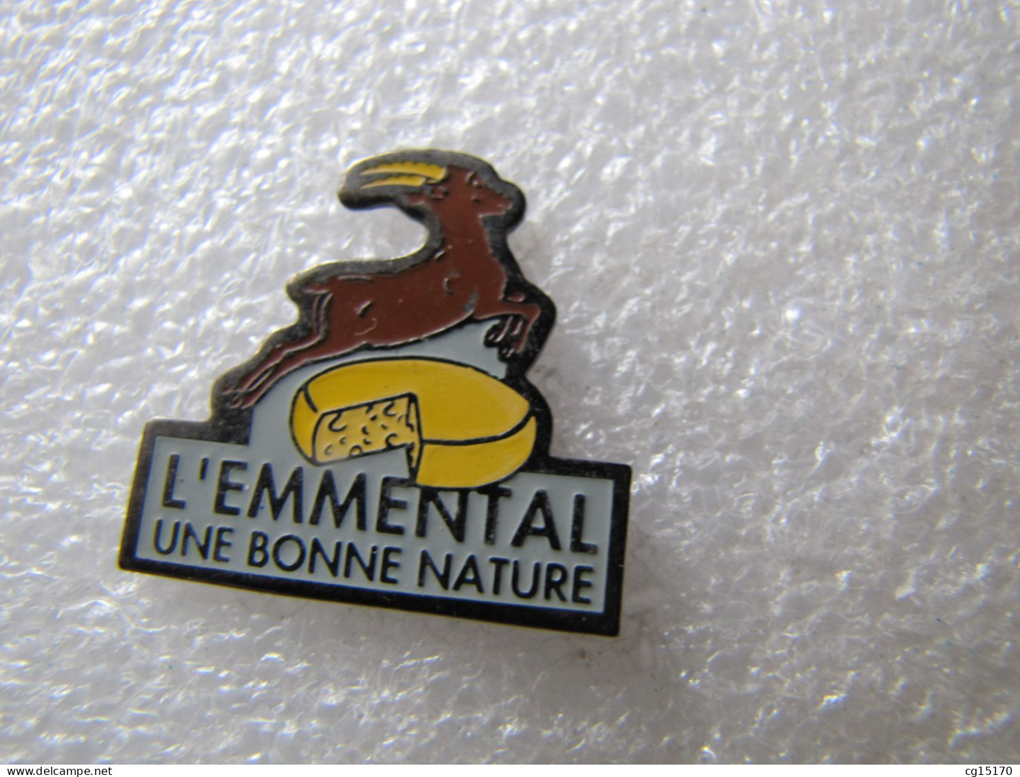 PIN'S    L'EMMENTAL    UNE BONNE NATURE - Alimentation