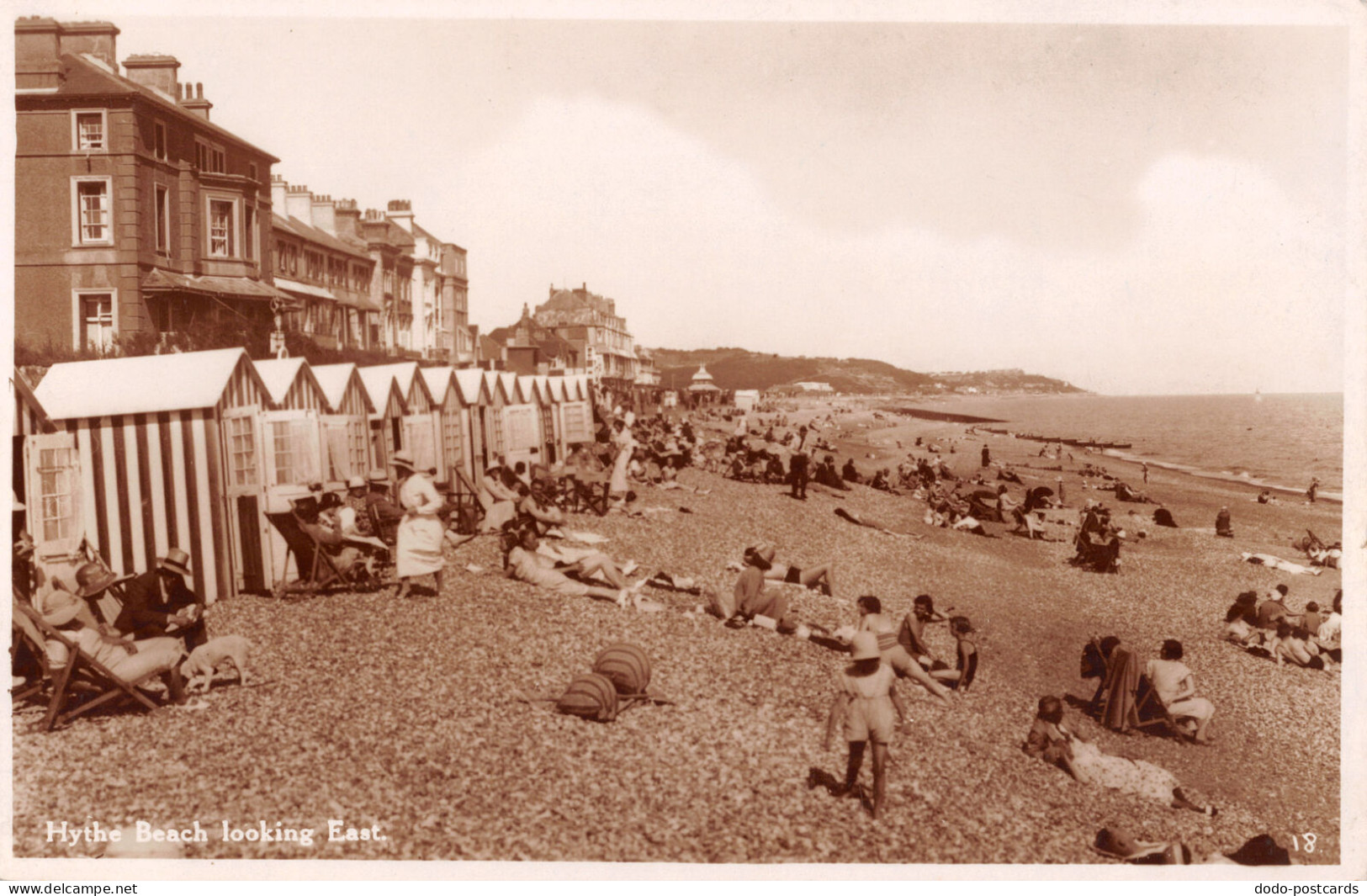 R333127 Hythe Beach Looking East. 18. Norman. S. And E. RP - Monde