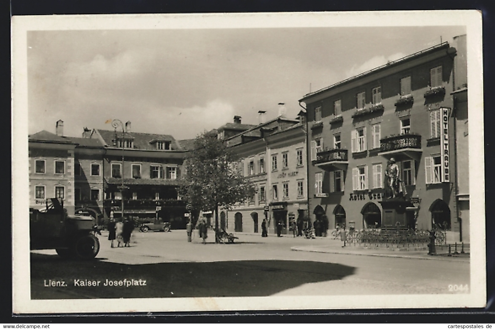 AK Lienz, Kaiser-Josef-Platz Mit Hotel Traube  - Andere & Zonder Classificatie