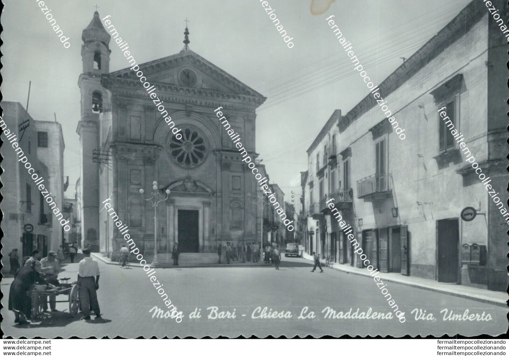 Ap486 Cartolina Mola Di Bari Chiesa La Maddalena E Via Umberto - Bari