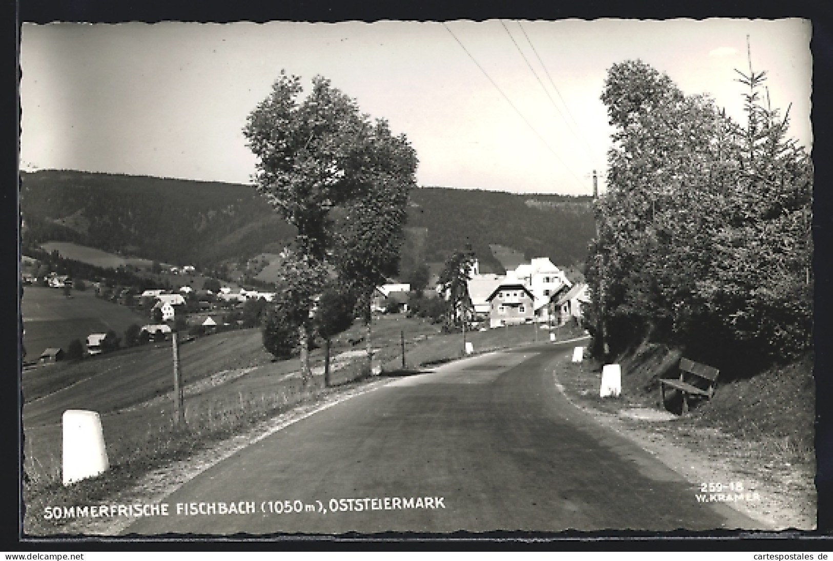 AK Fischbach /Oststeiermark, Blick Von Der Strasse Mit Bank Auf Gebäude  - Other & Unclassified