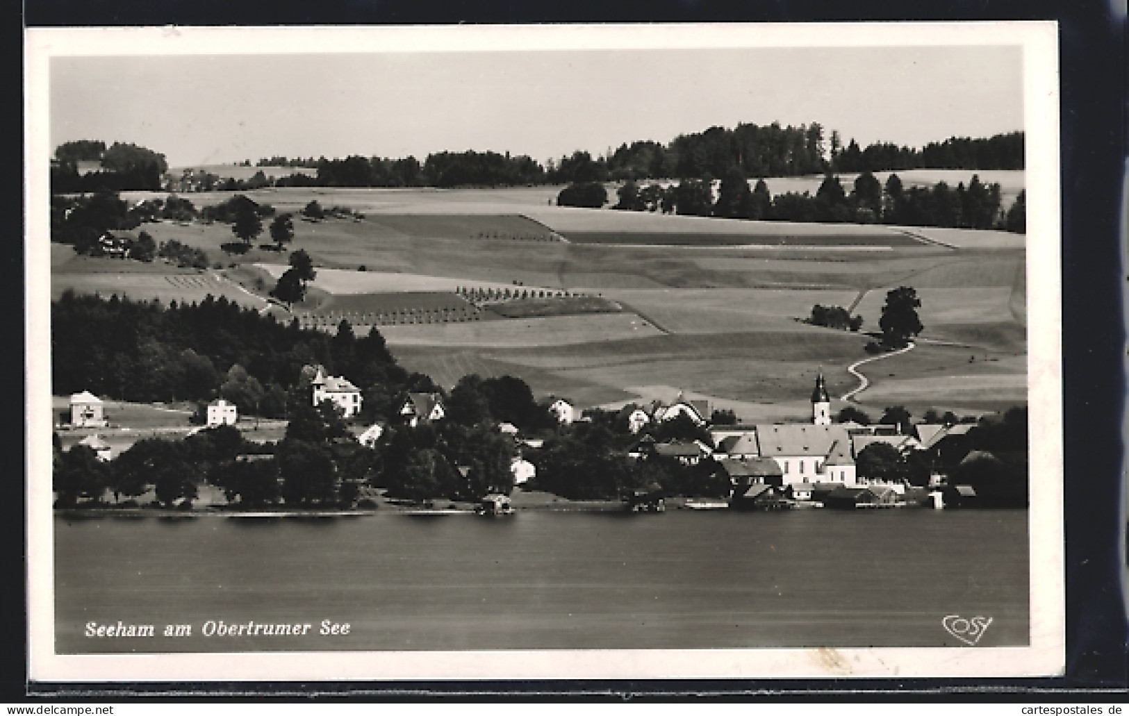 AK Seeham Am Obertrumer See, Ortsansicht Mit Kirche Am Ufer  - Autres & Non Classés