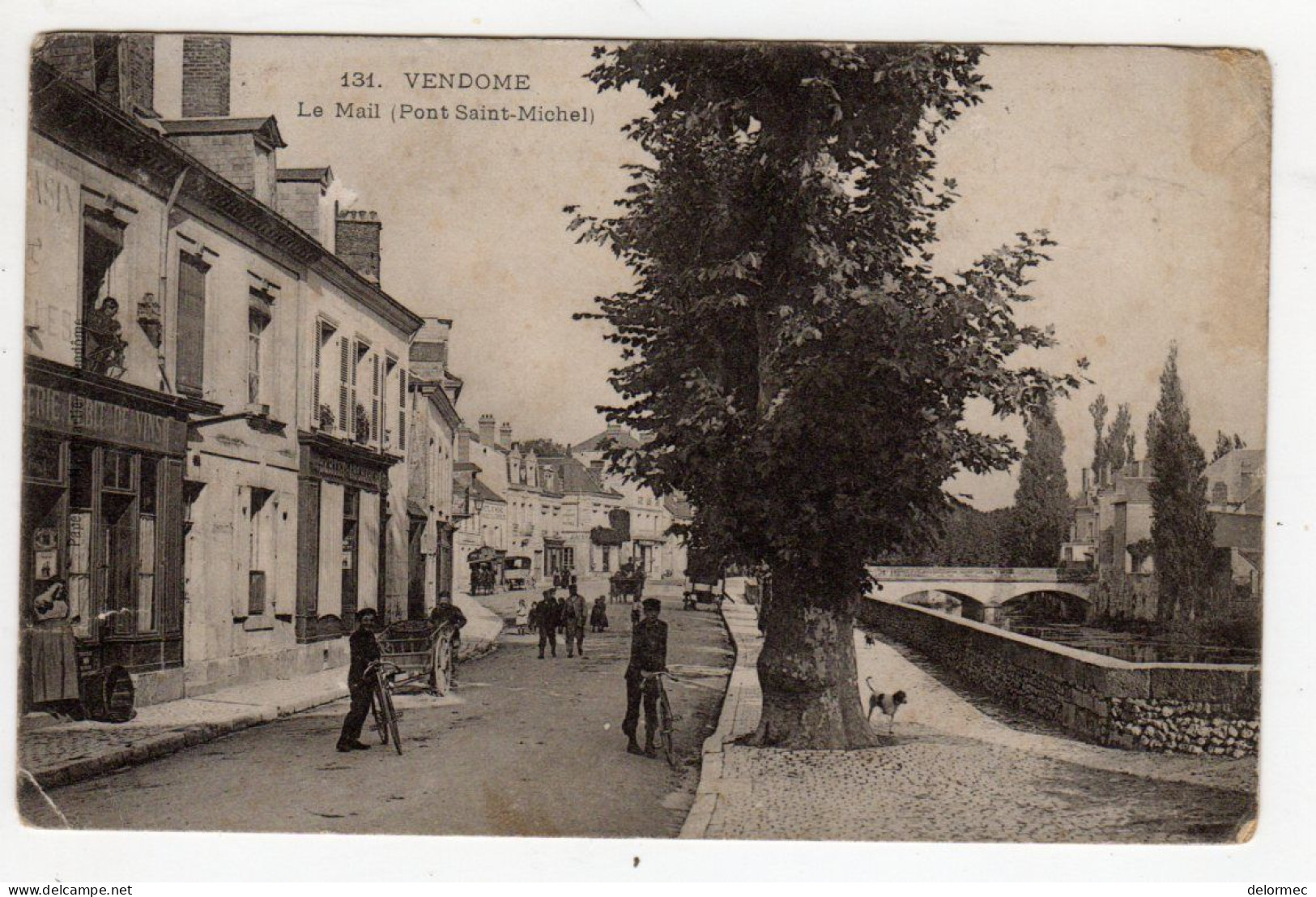 CPA Vendôme Le Mail Au Pont Saint Michel Animée épicerie Débit De Vins  Porte Le N°131 - Vendome