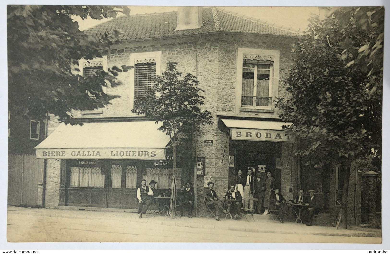 CPA Rare 94 Maison BRODAT (restaurant-bar ...) Carrefour Du Petit Parc - Personnages - Saint Maur Des Fosses - Saint Maur Des Fosses