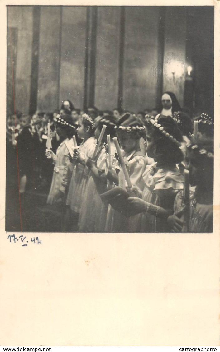 Social History Souvenir Photo Postcard 1942 Children First Communion Church - Fotografie