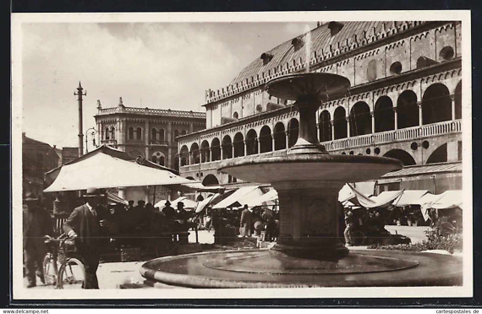 Cartolina Padova, Piazza Delle Erbe  - Padova (Padua)