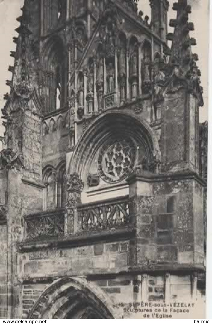 SAINT PERE SOUS VEZELAY, SCULPTURE DE LA FACADE DE L EGLISE REF 16282 - Autres & Non Classés