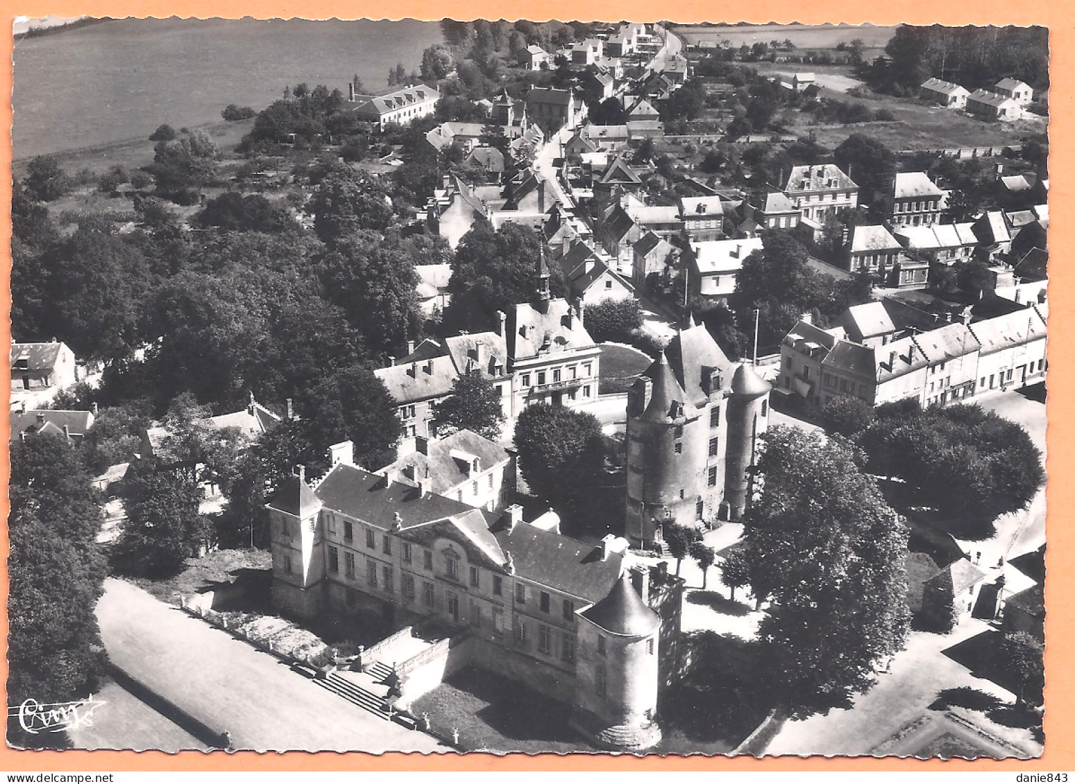 Ppgf/ CPSM Grand Format - AISNE - VIC SUR AISNE - VUE AÉRIENNE DU CHATEAU - Vic Sur Aisne