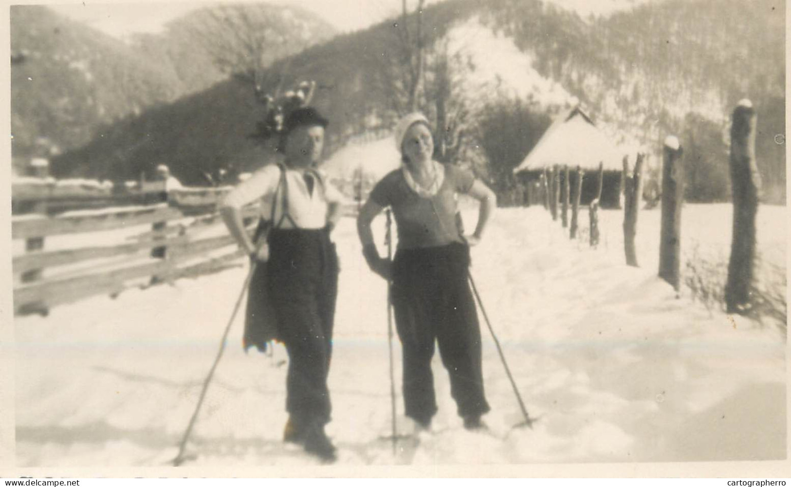 Social History Souvenir Photo Postcard Ski Couple In Winter Snow - Photographs