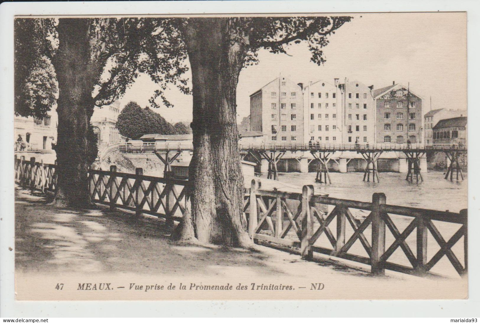 MEAUX - SEINE ET MARNE - VUE PRISE DE LA PROMENADE DES TRINITAIRES - Meaux