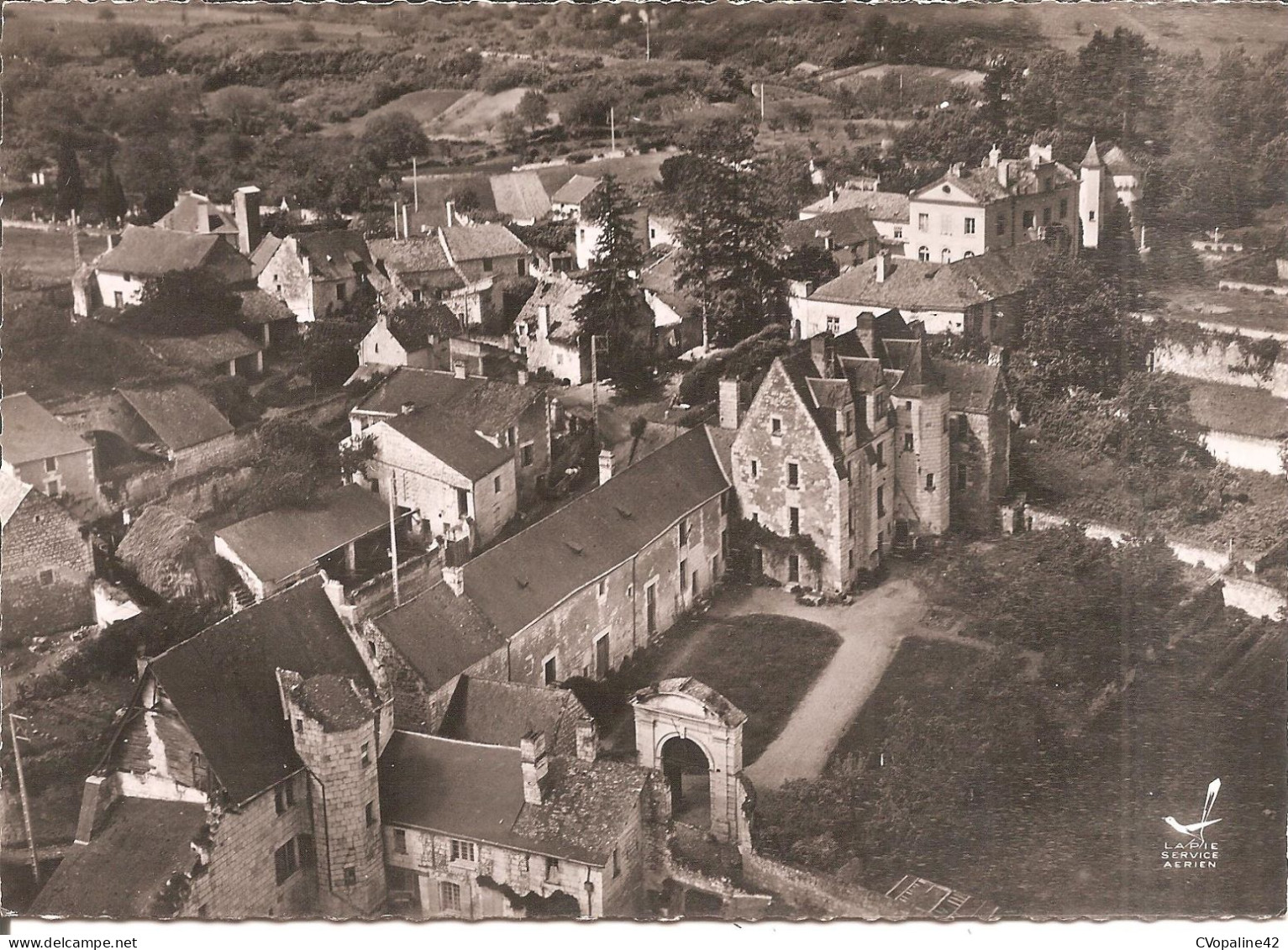 EN AVION AU-DESSUS DE ... CANDES-ST-MARTIN (37) Vue Générale Des Châteaux (Ed : LAPIE)  CPSM GF - Autres & Non Classés