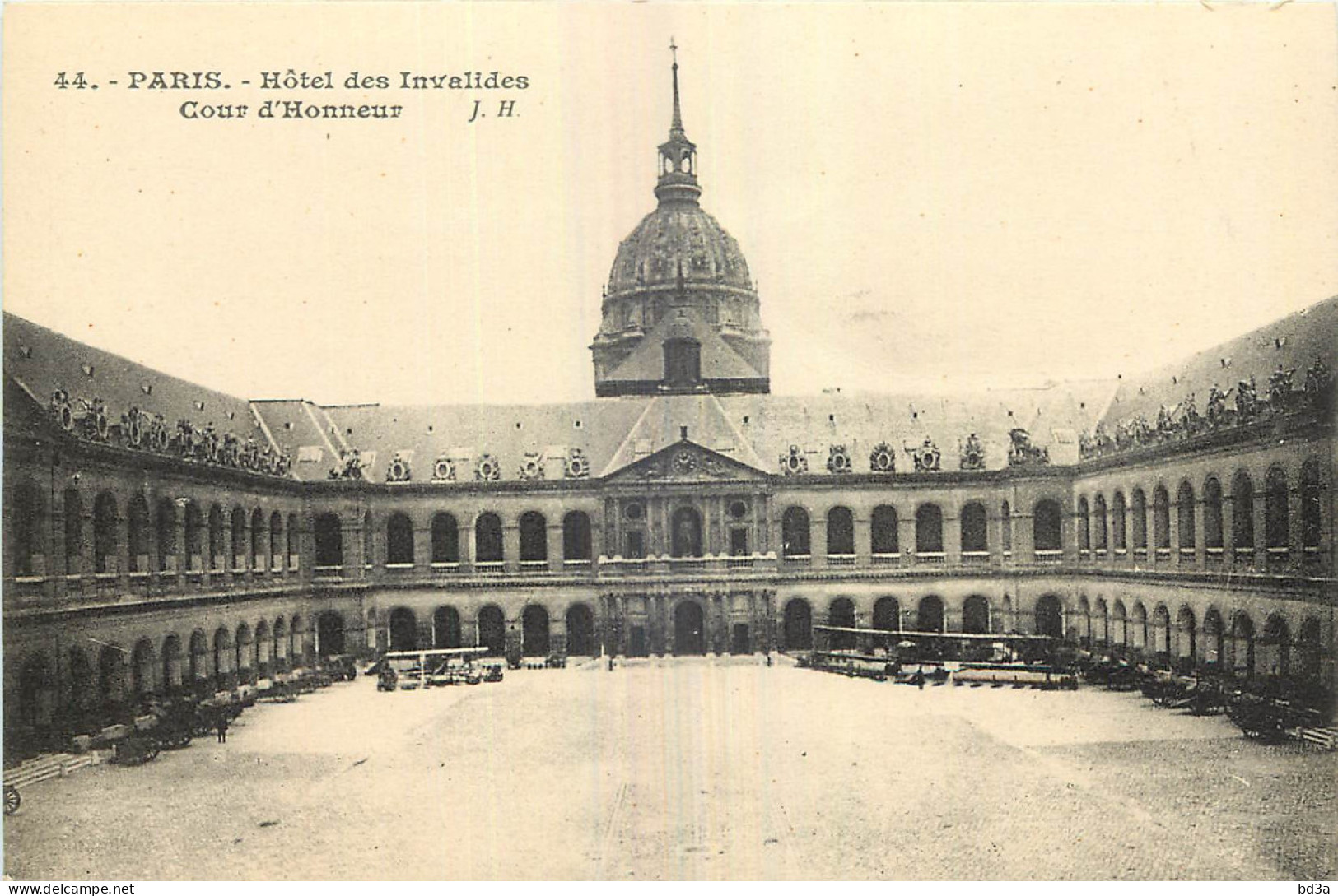 75 - PARIS - HOTEL DES INVALIDES - COUR D'HONNEUR - Andere Monumenten, Gebouwen