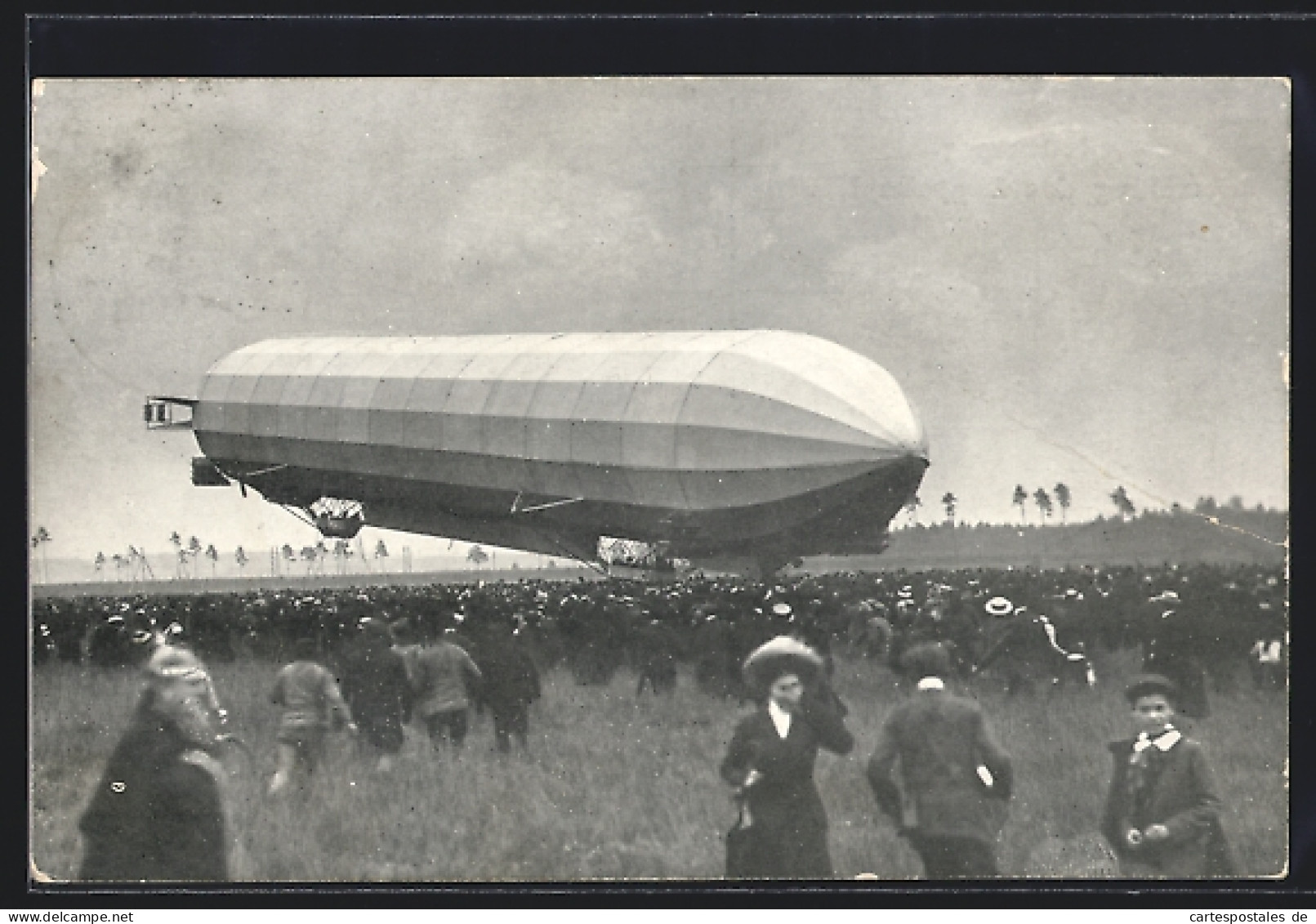 AK Düsseldorf, Landung Des Zeppelin III.  - Luchtschepen