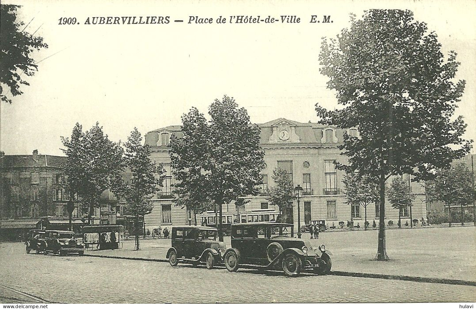 93  AUBERVILLIERS - PLACE DE L' HOTEL DE VILLE (ref 9305) - Aubervilliers