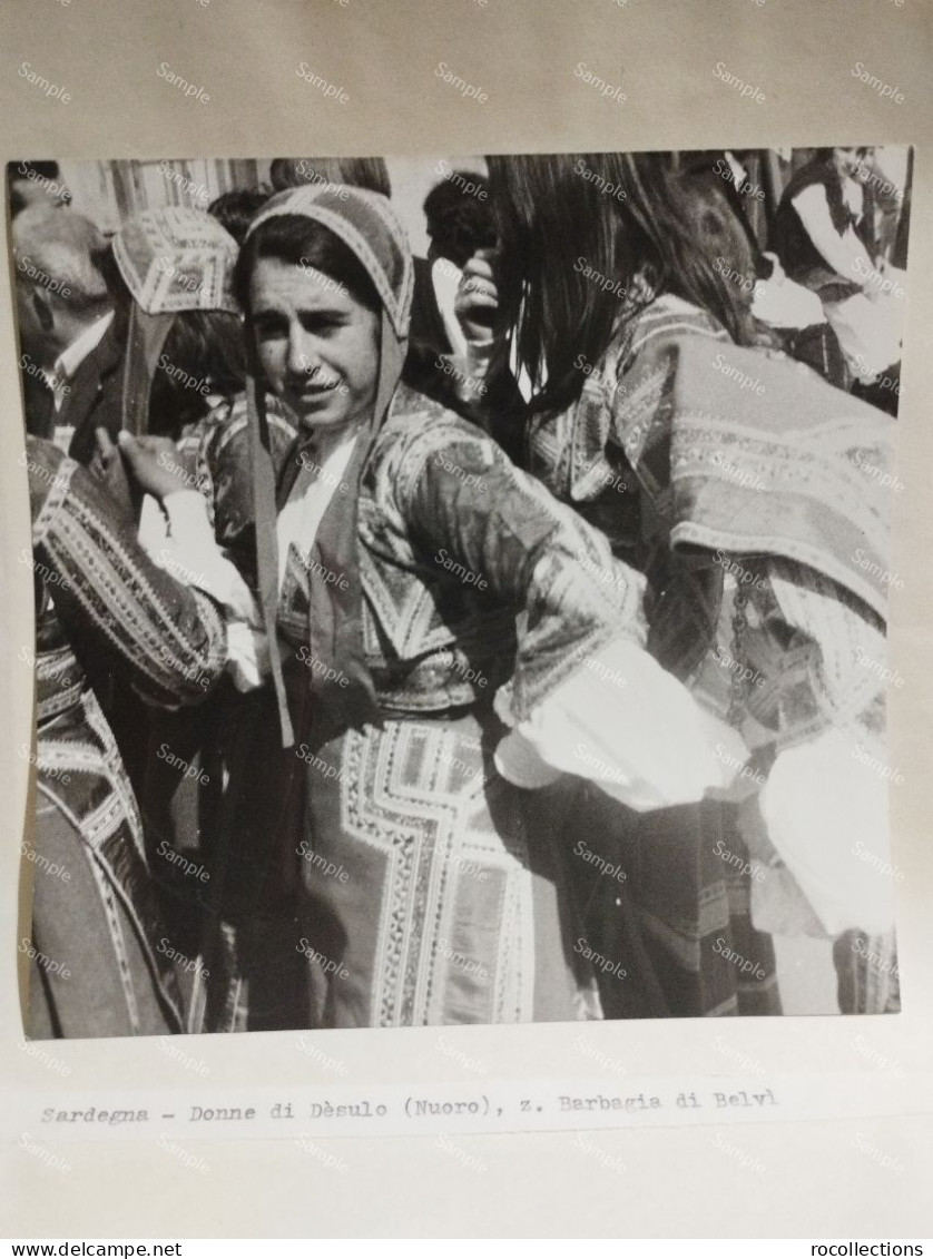 Italia Costumi Etnici Folklore. Foto Sardegna Donne Di Désulo (Nuoro). Z. Barbagia Di Belvì. 18x18 Cm. - Europe