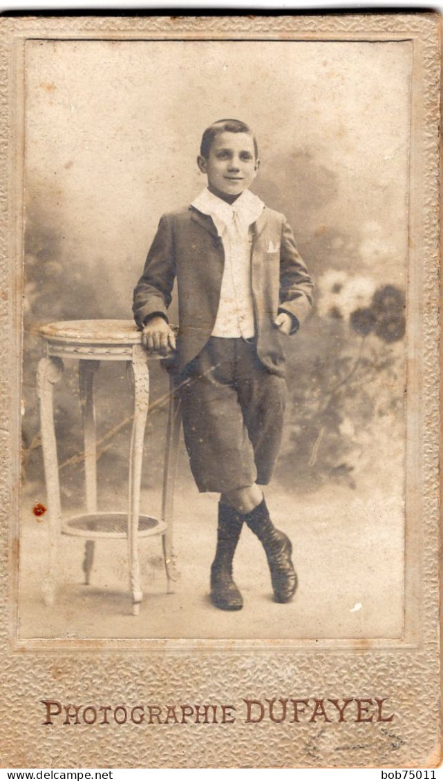 Photo CDV D'un Jeune Garcon élégant Posant Dans Un Studio Photo A Paris - Old (before 1900)