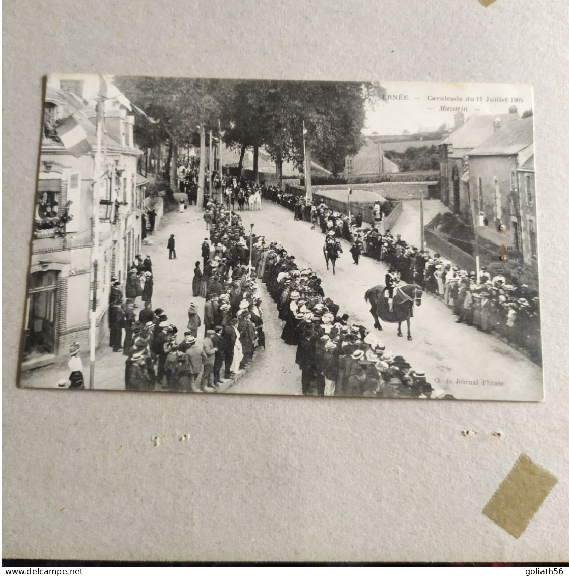 CPA De Ernée - Cavalcade Du 11 Juillet 1909 - Mazarin - Carte Très Animée Nombreux Personnages - Ernee