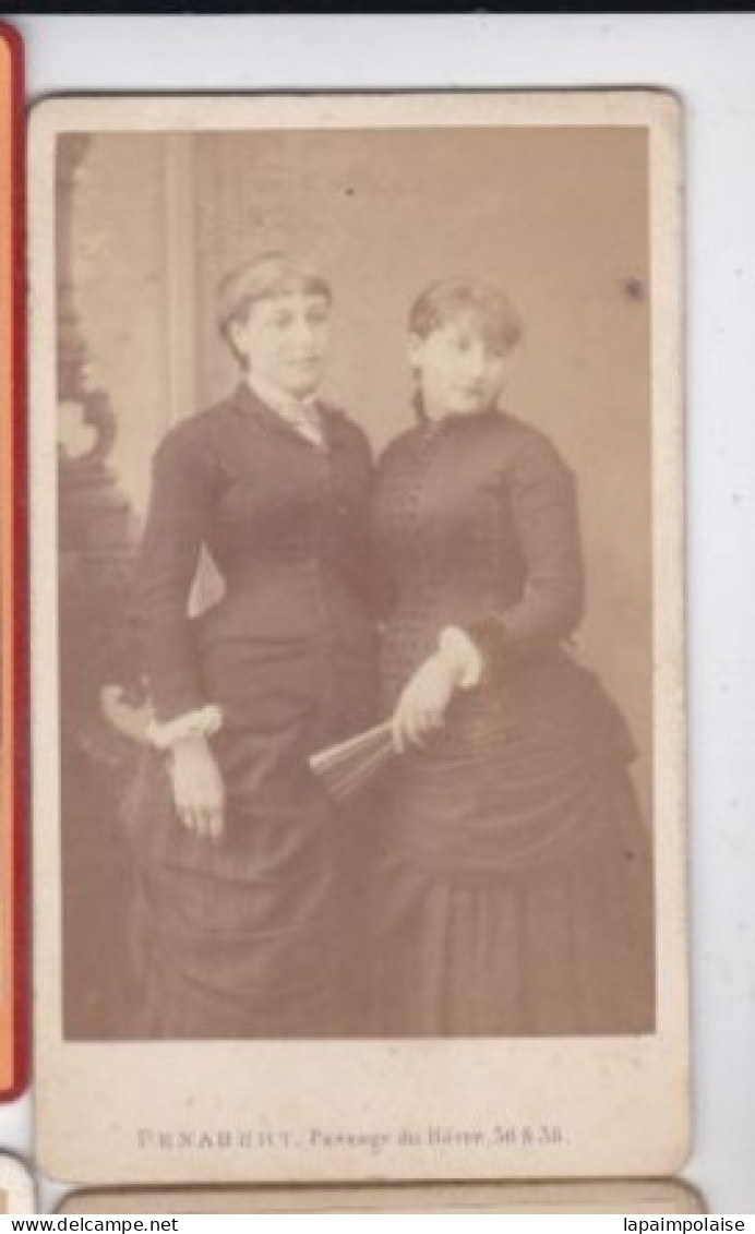 Photo C D V Paris Melles Emma & Gabrielle Labory Peut être  Jumelle ?  Photo G Penabert Paris  Réf 30534 - Personnes Identifiées