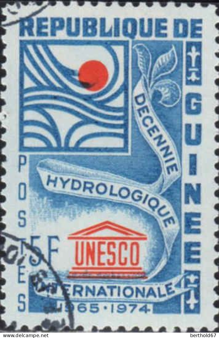 Guinée (Rep) Poste Obl Yv: 284 Mi:393 Unesco Decennie Hydraulique Internationale (Beau Cachet Rond) - República De Guinea (1958-...)