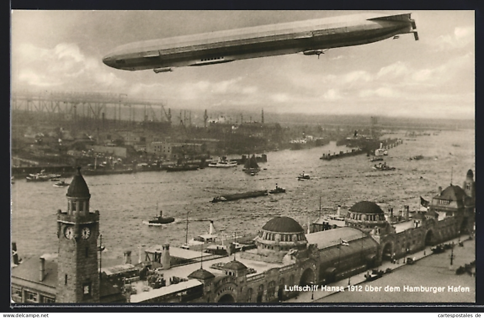 AK Hamburg, Luftschiff Zeppelin Hansa über Dem Hafen 1912  - Aeronaves