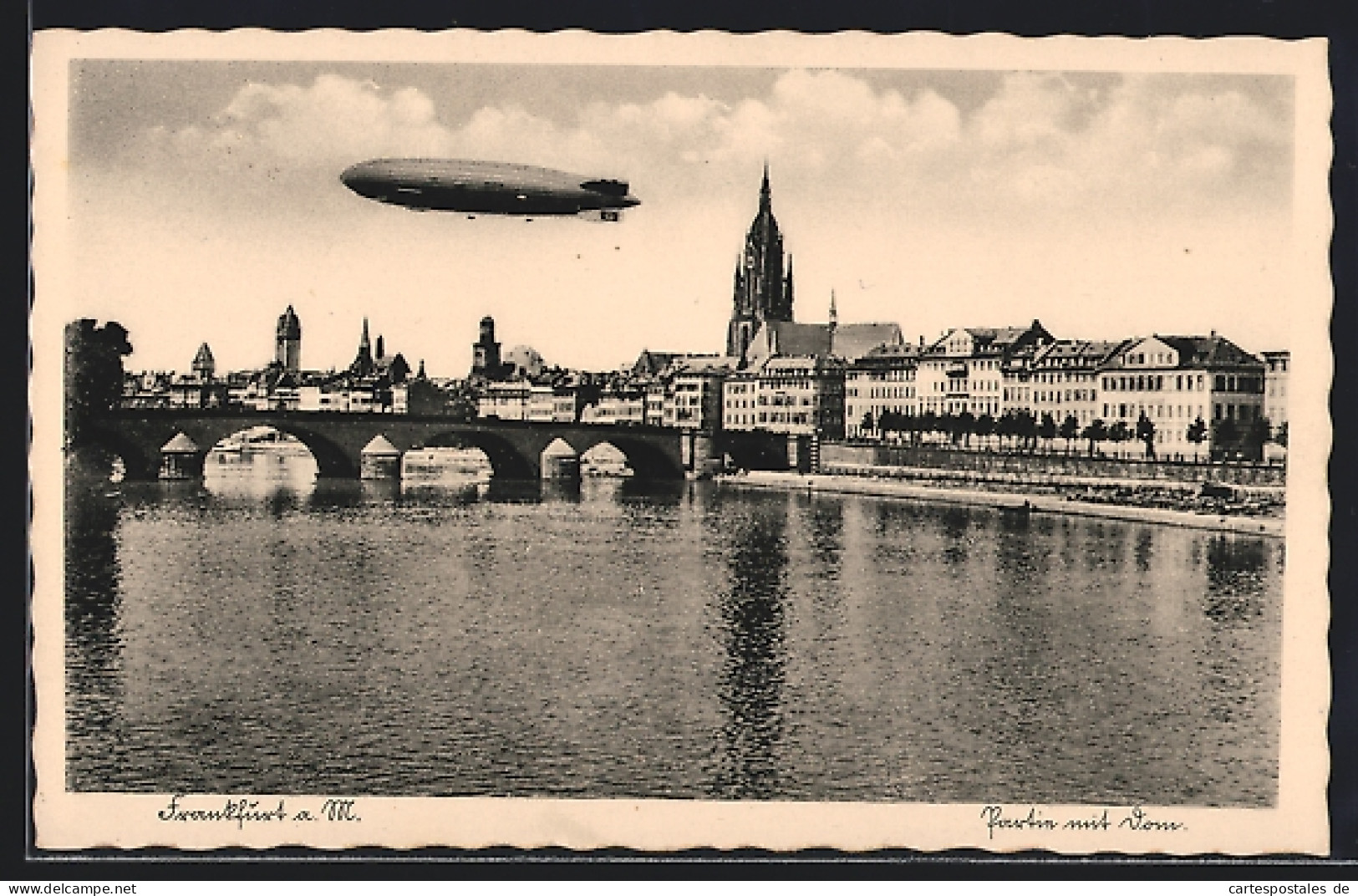 AK Frankfurt A. M., Zeppelin Fährt Am Dom Vorbei  - Dirigibili