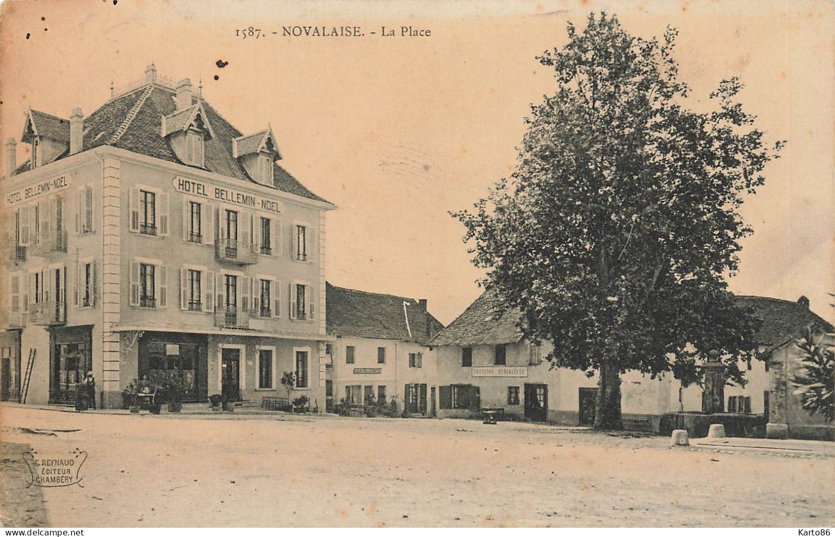 Novalaise * La Place Du Village * Hôtel BELLEMIN NOEL * Auberge - Sonstige & Ohne Zuordnung