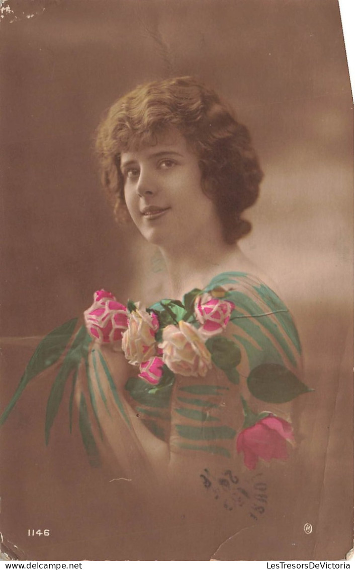 FANTAISIES - Femmes - Femme Avec Des Roses - Colorisé - Carte Postale Ancienne - Women