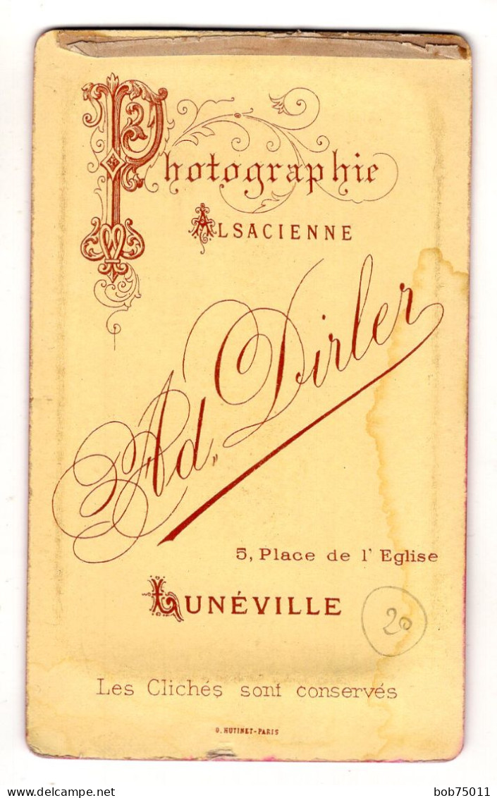 Photo CDV D'une Jeune Fille élégante  Posant Dans Un Studio Photo A Lunéville - Oud (voor 1900)