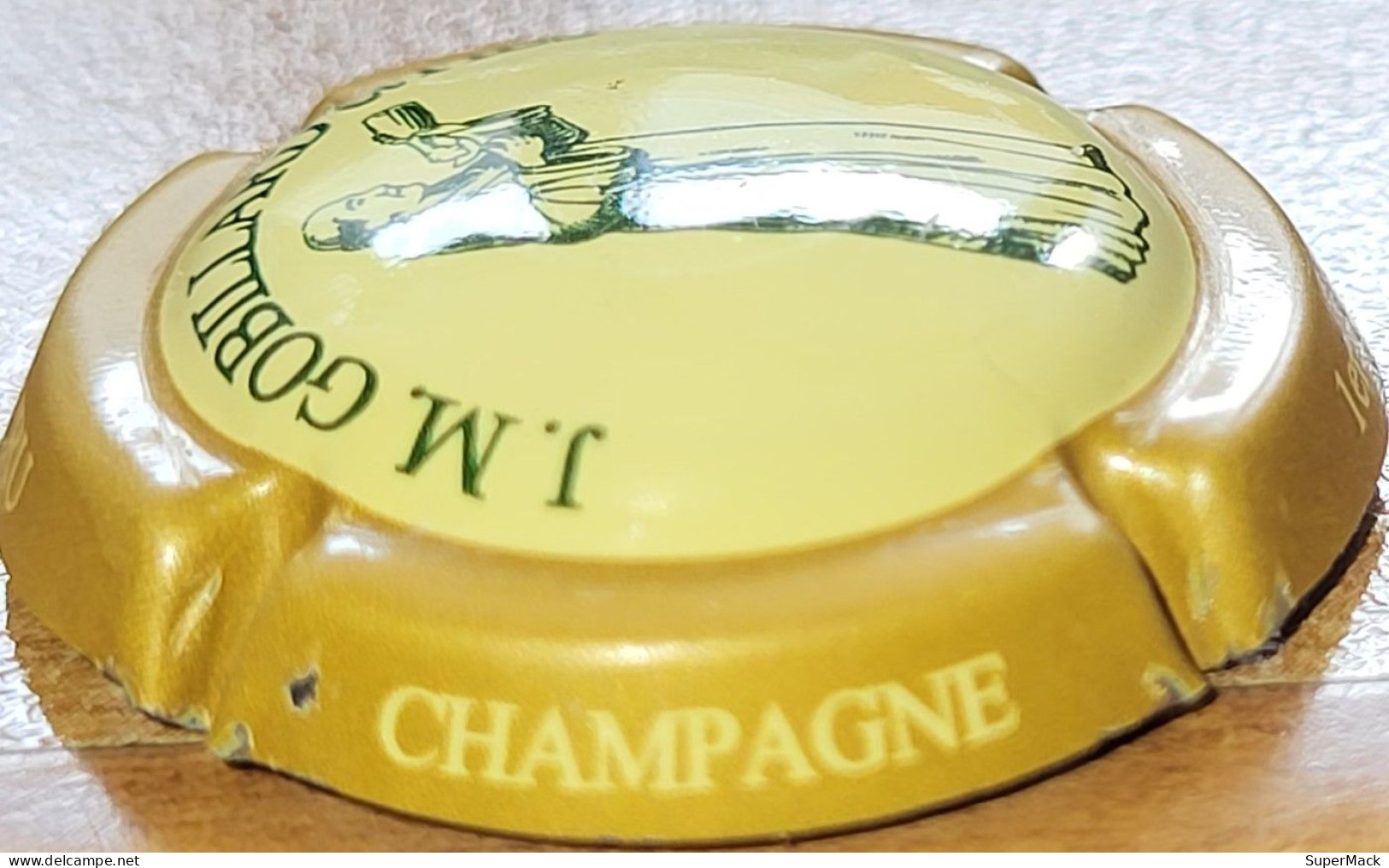 Capsule Champagne J.M. GOBILLARD & FILS Série 02 - Moine, Nom De Cuvée Sur Jupe, Crème & Or Nr 15 - Other & Unclassified