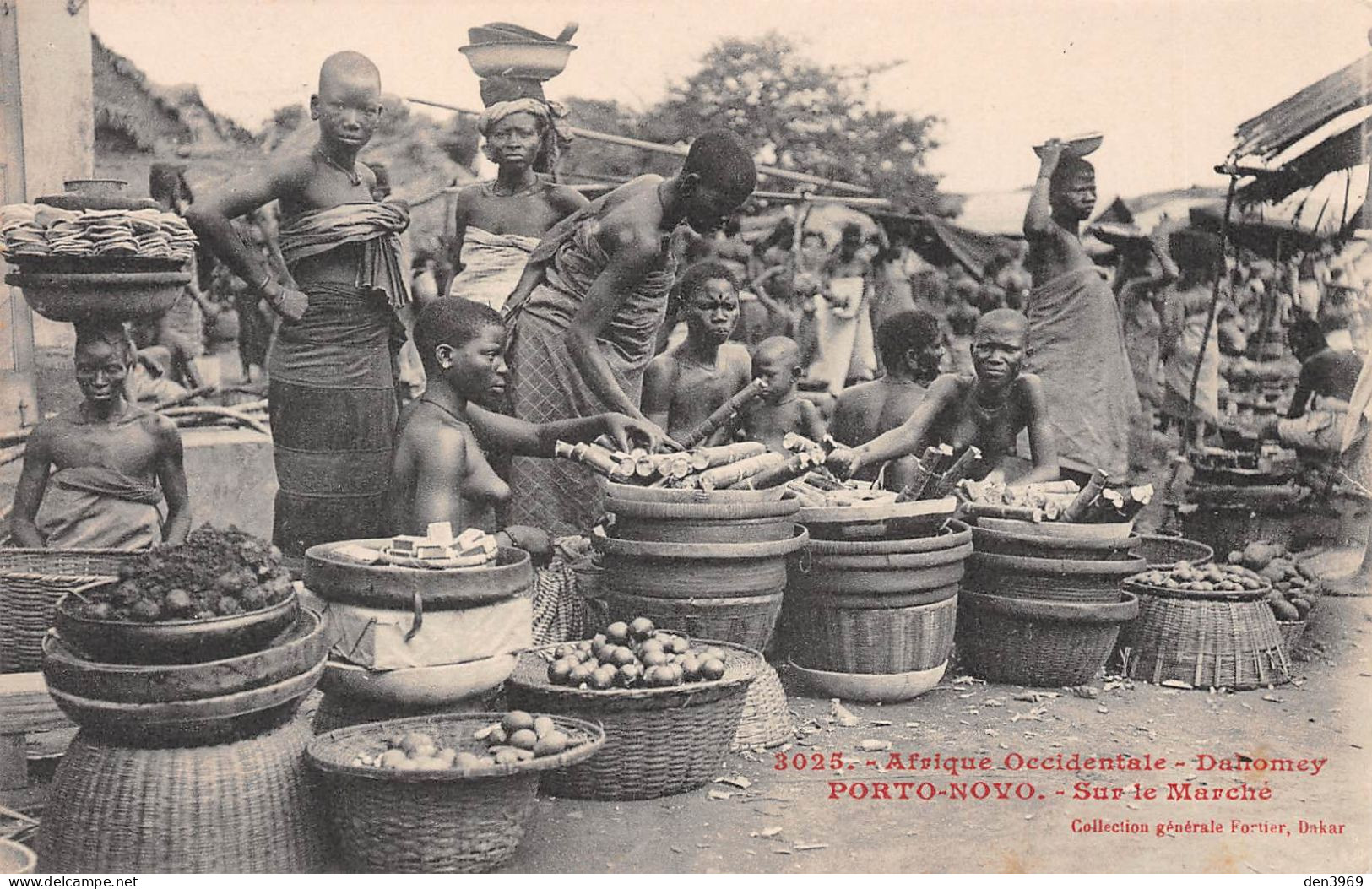 Afrique - Dahomey - PORTO-NOVO - Sur Le Marché - Nu Ethnique, Pin-ups - Afrique Occidentale - Fortier Dakar N'3025 - Dahome