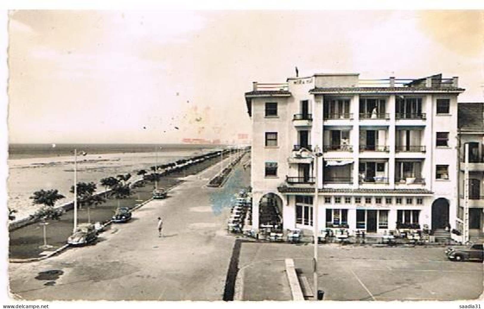 34  VALRAS   PLAGE LE BOULEVARD DU FRONT DE MER   ET LA PLAGE  9X14 - Autres & Non Classés