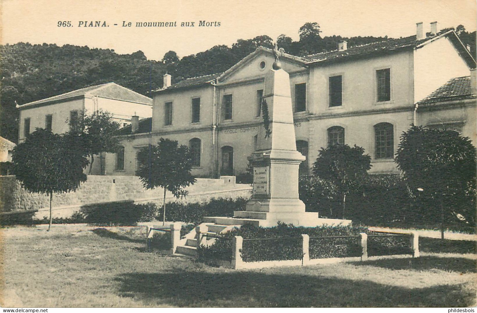 CORSE  PIANA  Le Monument Aux Morts - Autres & Non Classés