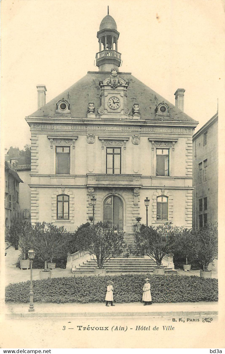 01 - TREVOUX - HOTEL DE VILLE - Trévoux