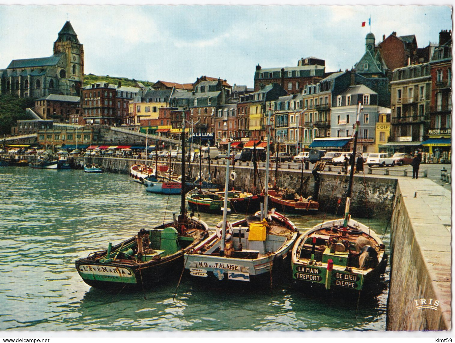 Le Tréport - Eglise Saint-Jacques Et Les Bateaux De Pêche - Le Treport