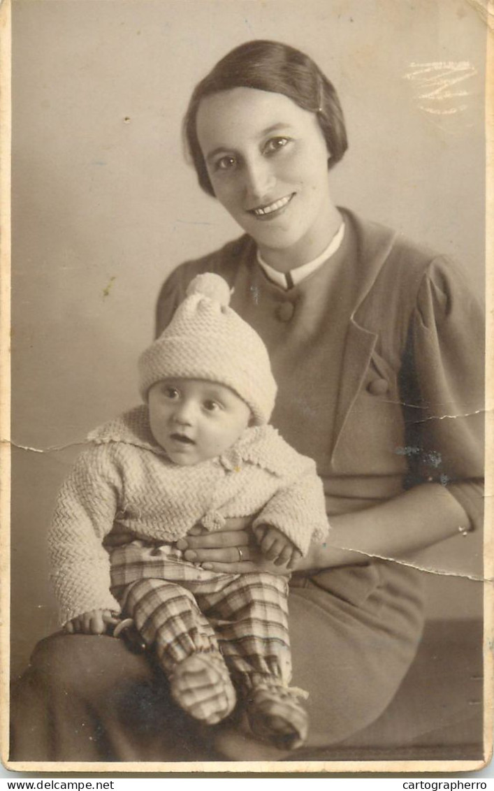 Social History Souvenir Photo Postcard Child Ceciuliu And Mother - Photographs