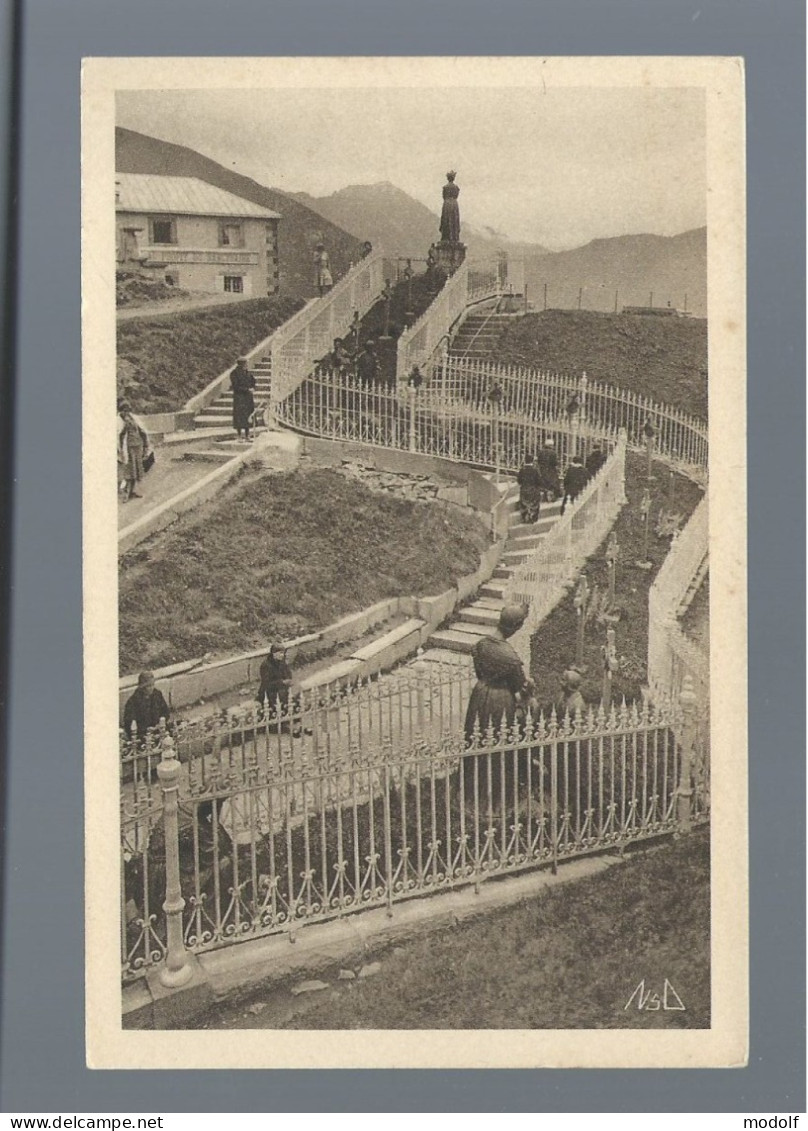 CPA - 38 - Notre-Dame De La Salette - Le Lieu De L'Apparition - Non Circulée - La Salette