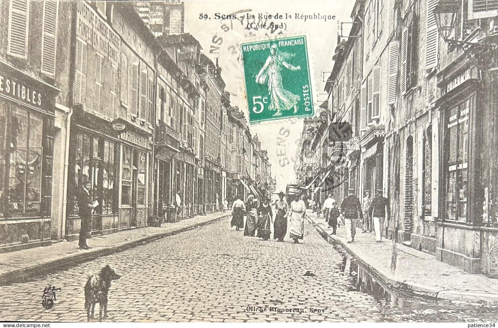 89 - SENS - La Rue De La République ( Côté Sud) - Sens