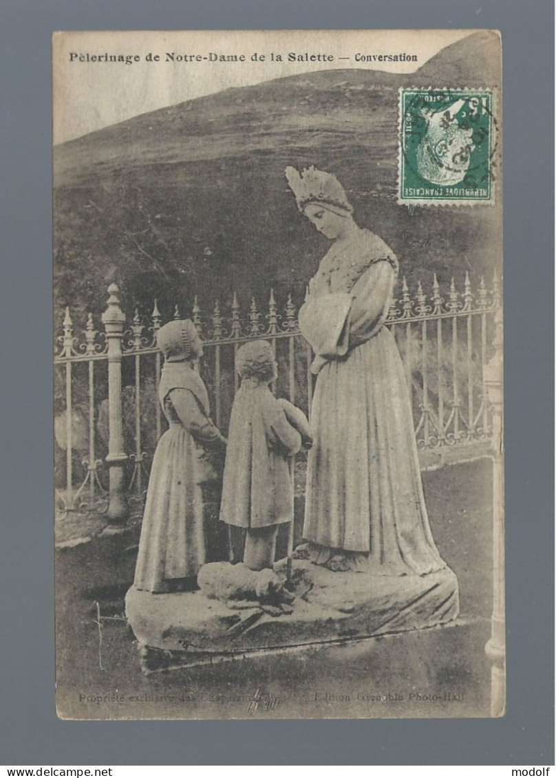 CPA - 38 - Pèlerinage De Notre-Dame De La Salette - Conversations - Circulée En 1926 - La Salette