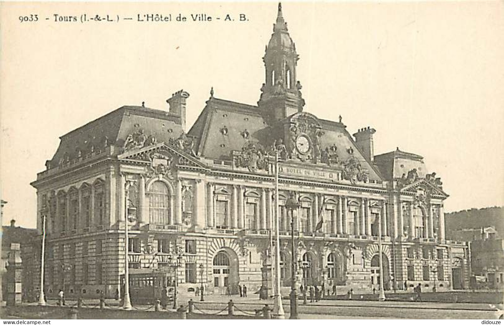 37 - Tours - Hotel De Ville - Animée - Carte Neuve - CPA - Voir Scans Recto-Verso - Tours