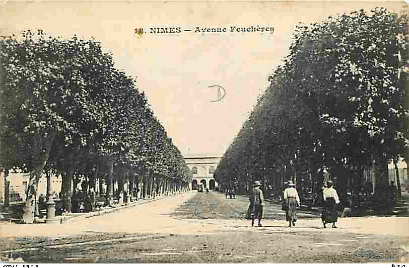 30 - Nimes - Avenue Feuchères - Animée - Correspondance - Voyagée En 1921 - CPA - Voir Scans Recto-Verso - Nîmes