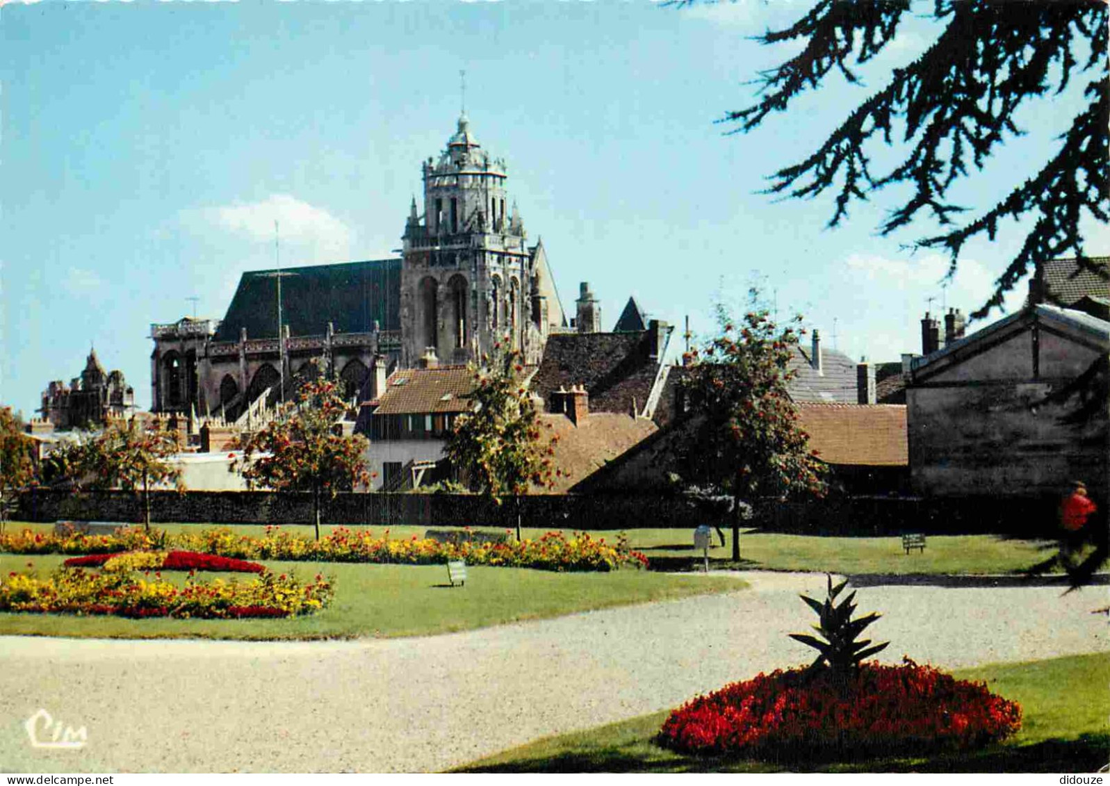 27 - Gisors - L'Eglise Vue Des Jardins Du Château - CPM - Carte Neuve - Voir Scans Recto-Verso - Gisors