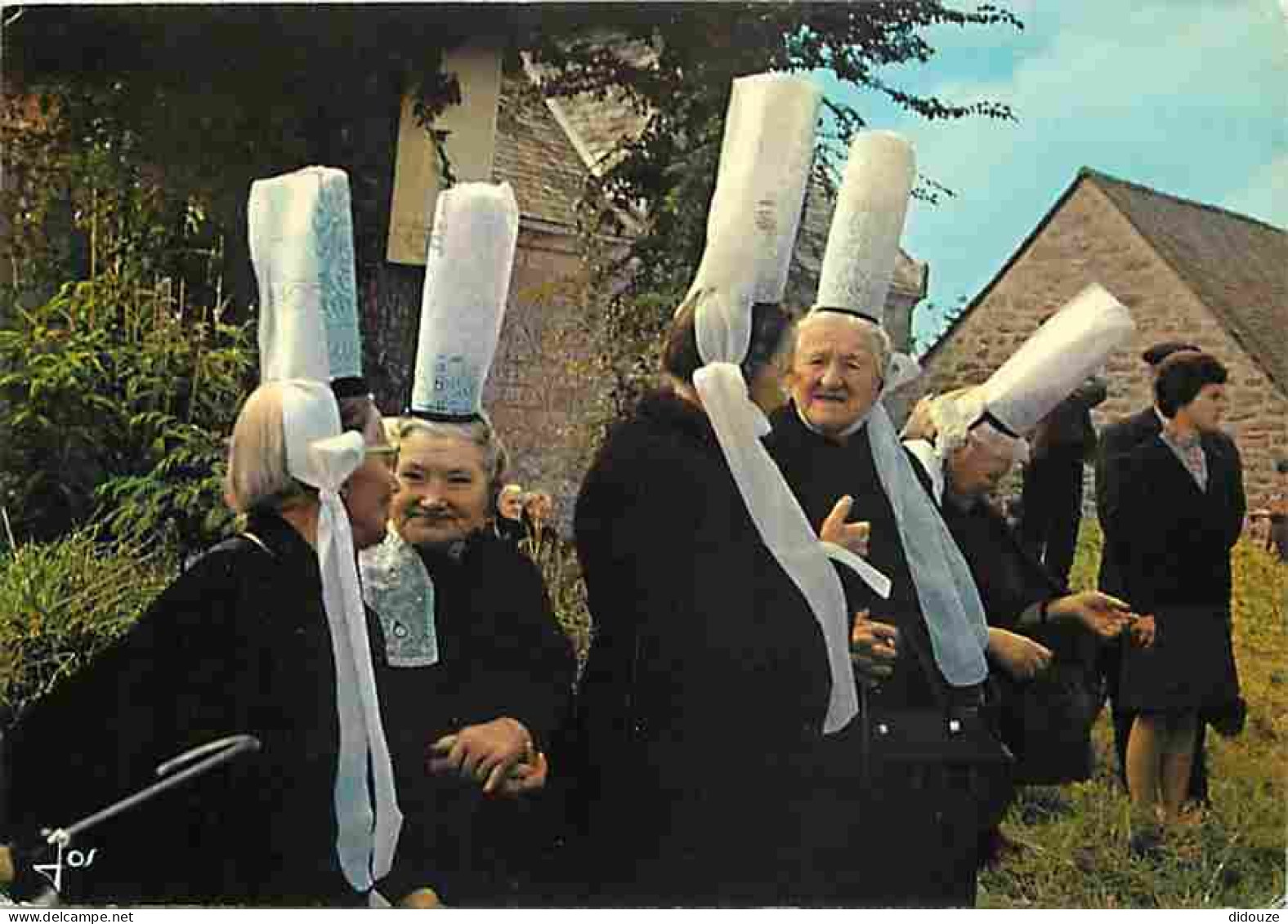 29 - Combrit - Pardon De La Clarté - Groupe De Bigoudènes Près De La Chapelle - Folklore - Coiffes - Flamme Postale - Vo - Combrit Ste-Marine