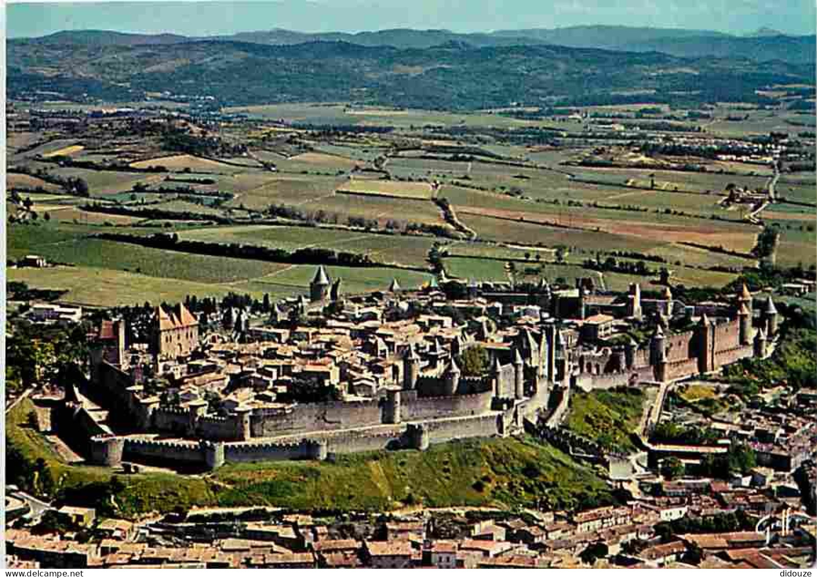 11 - Carcassonne - La Cité Médiévale - Vue Générale Aérienne - CPM - Voir Scans Recto-Verso - Carcassonne